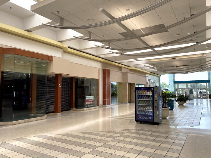 Fashion Square Mall - June 15 2022 Photo (newer photo)